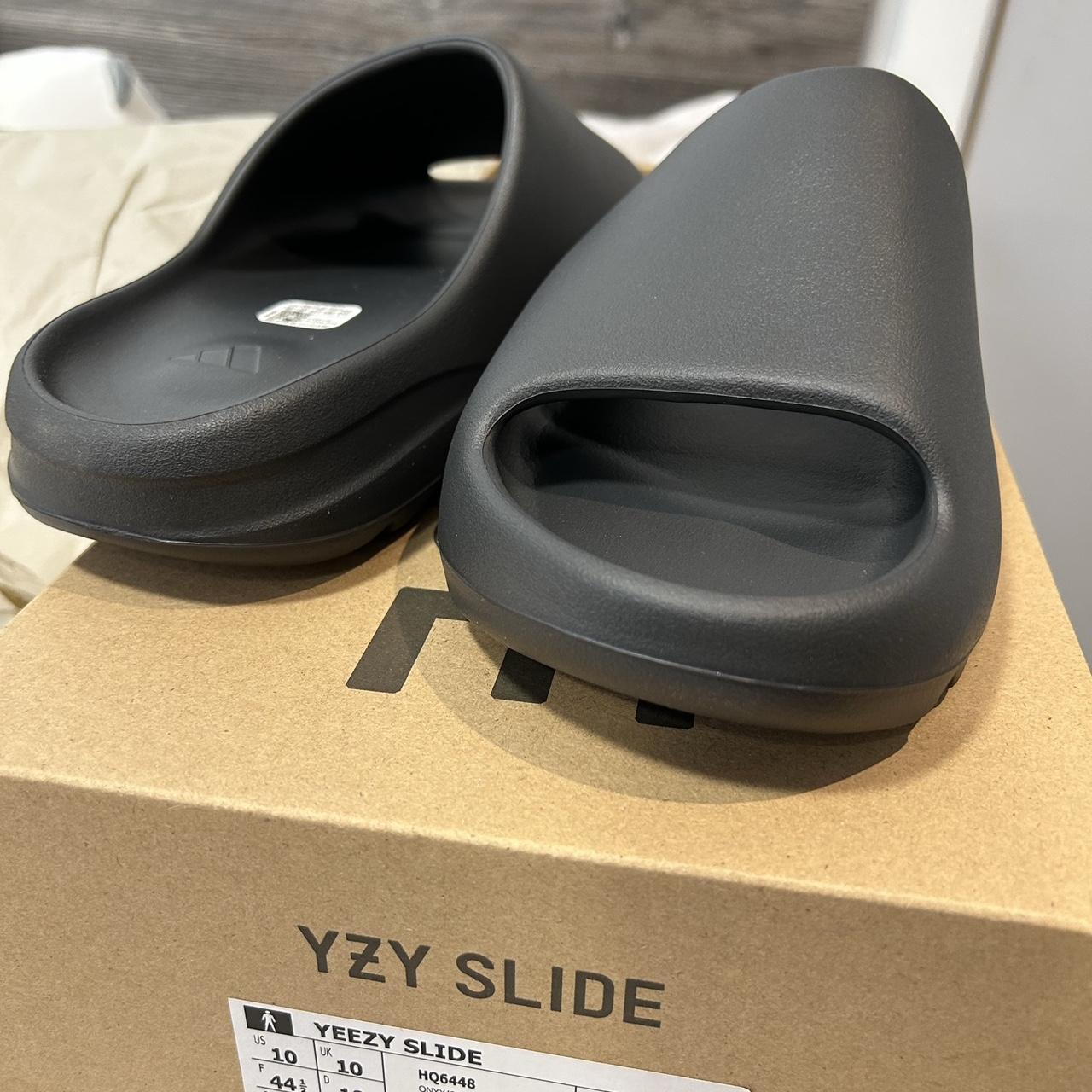 Yeezy Men's Black Slides